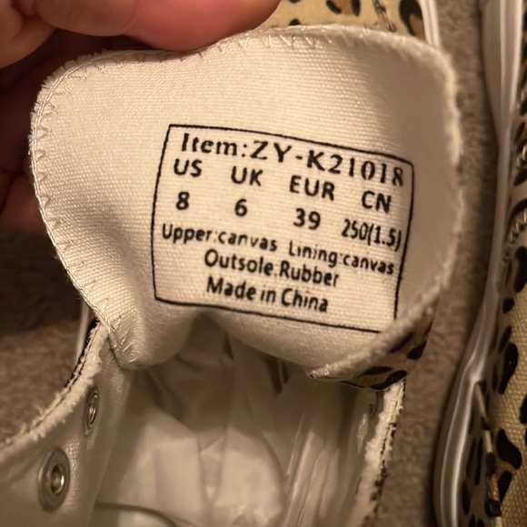 Leopard print canvas sneaker - Picture 2 of 3